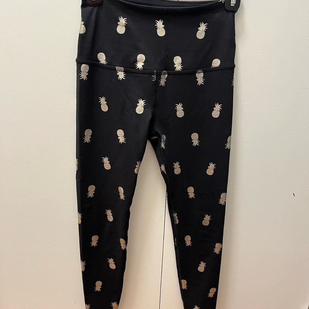 Beyond yoga pineapple set. Bra size small leggings size XS